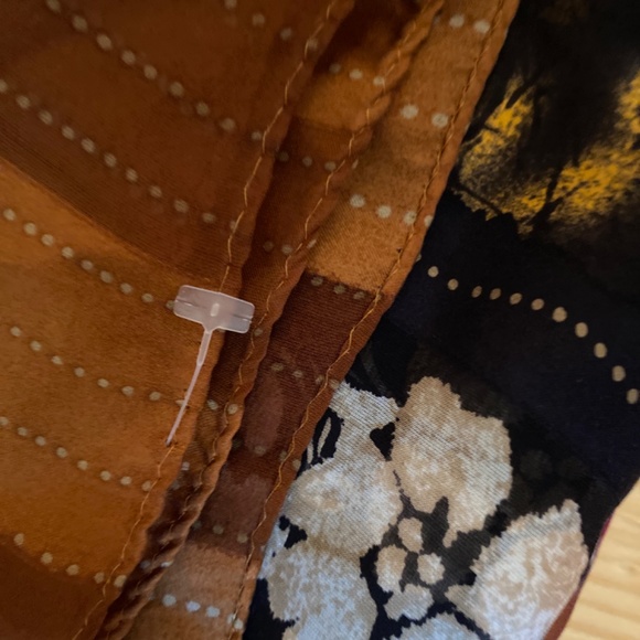 Ellen Tracy Silk Scarf - EUC - Picture 13 of 13